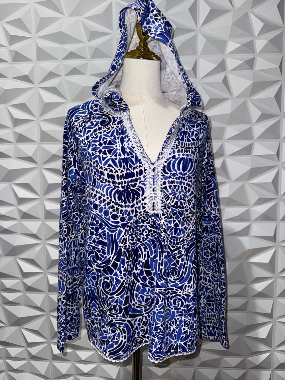 Lilly Pulitzer Harmon Hoodie Taverna Tile Sz M - Picture 2 of 4